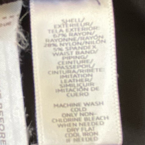 Ann Taylor LOFT Black Scalloped Pencil with Leather Piping Skirt - Picture 15 of 15